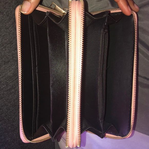 Pink Wallet clutch wristlet - Picture 2 of 5